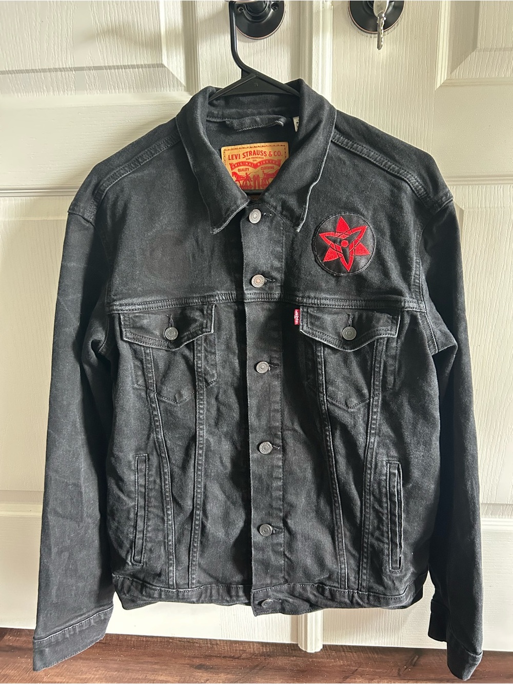 Levi’s Black Denim Trucker Jacket Men’s M Custom Naruto Anime Patches